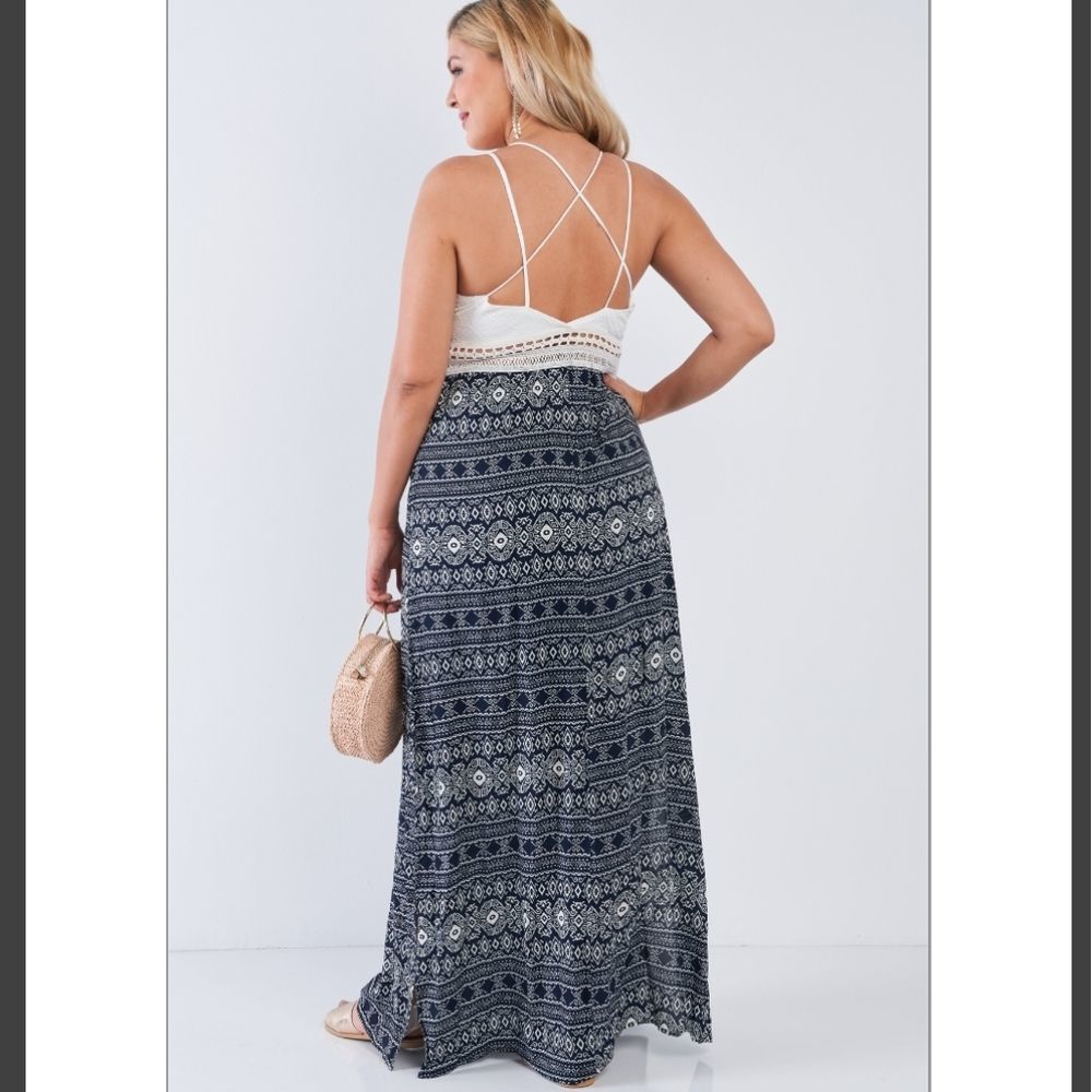 V Neck Lace Crochet Criss Cross Back Maxi Dress - Picture 6 of 6